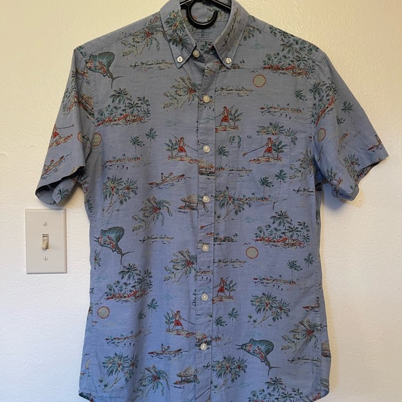 J. Crew lightweight chambray island beach print short sleeve button-down shirt - Picture 2 of 6